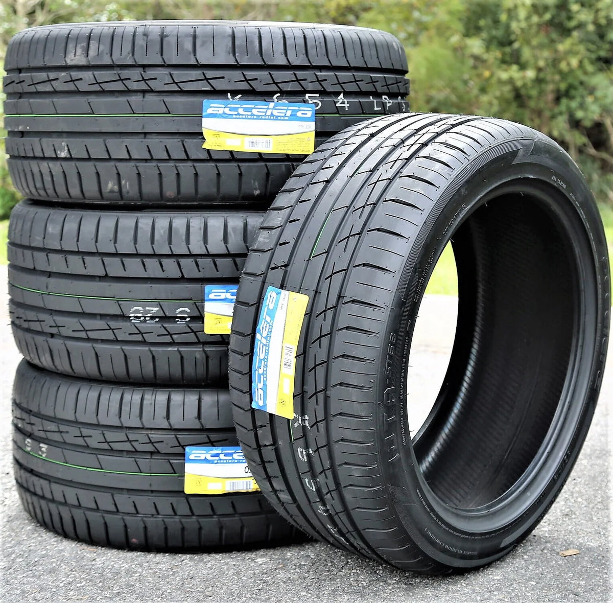 A set of 4 (quad) 285/35R21 ZR 105Y XL A/S performance tires - image 1