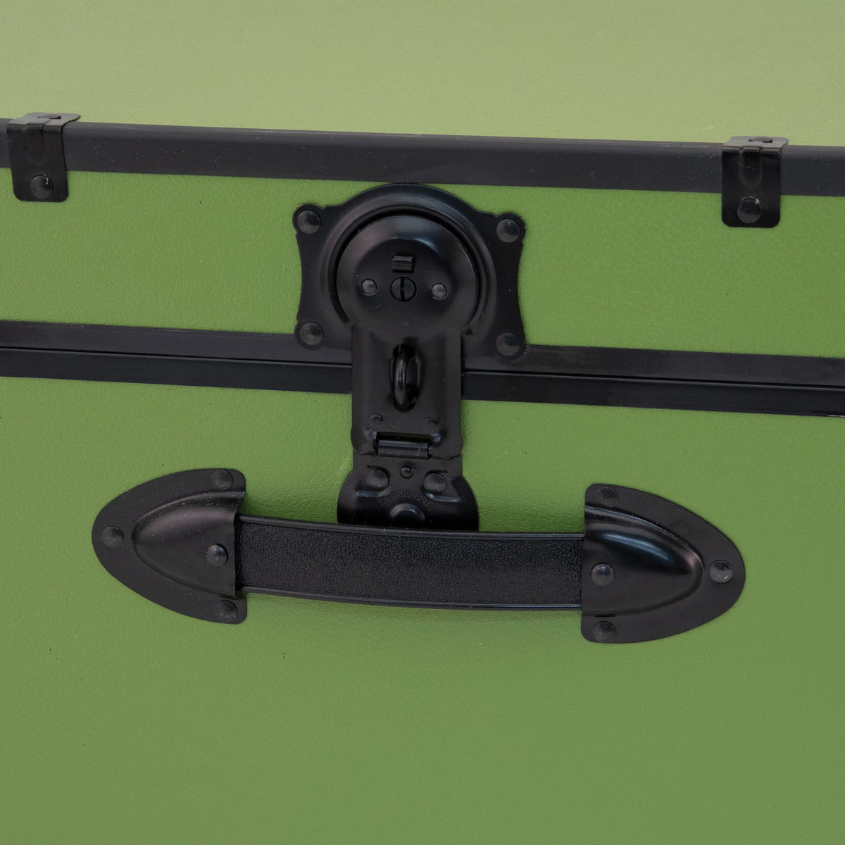 Seward Classic 30" Trunk with Lock, Olive Grove