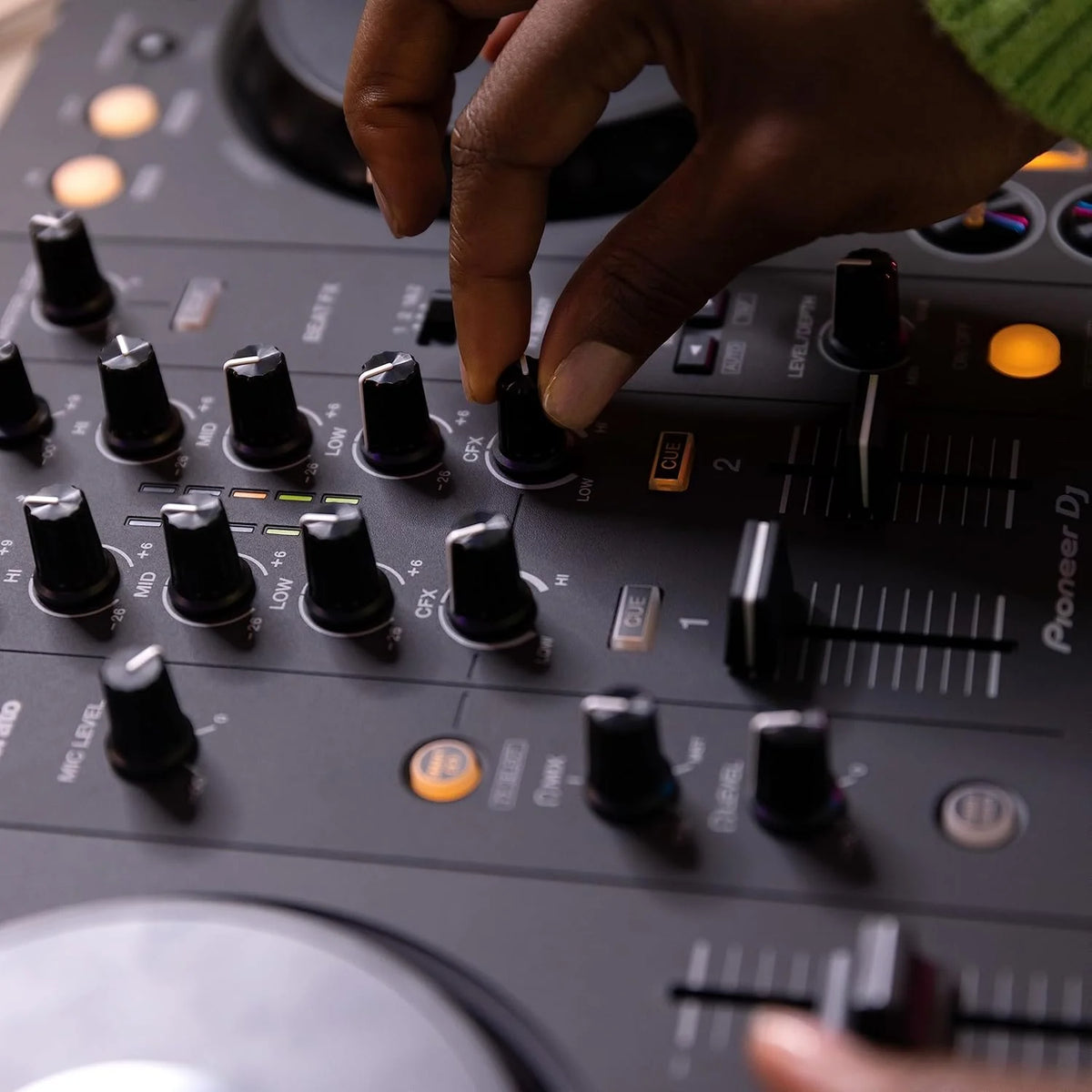DJ DDJ-FLX4 2-Deck Controller – Graphite - image 14