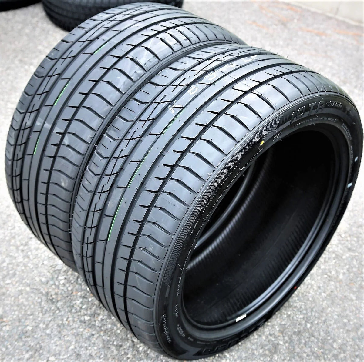 A set of 4 (quad) 285/35R21 ZR 105Y XL A/S performance tires - image 2