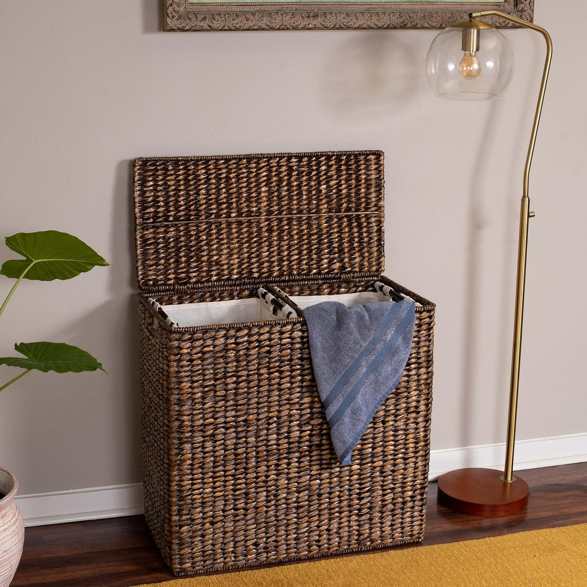 Extra large split gift basket with lining