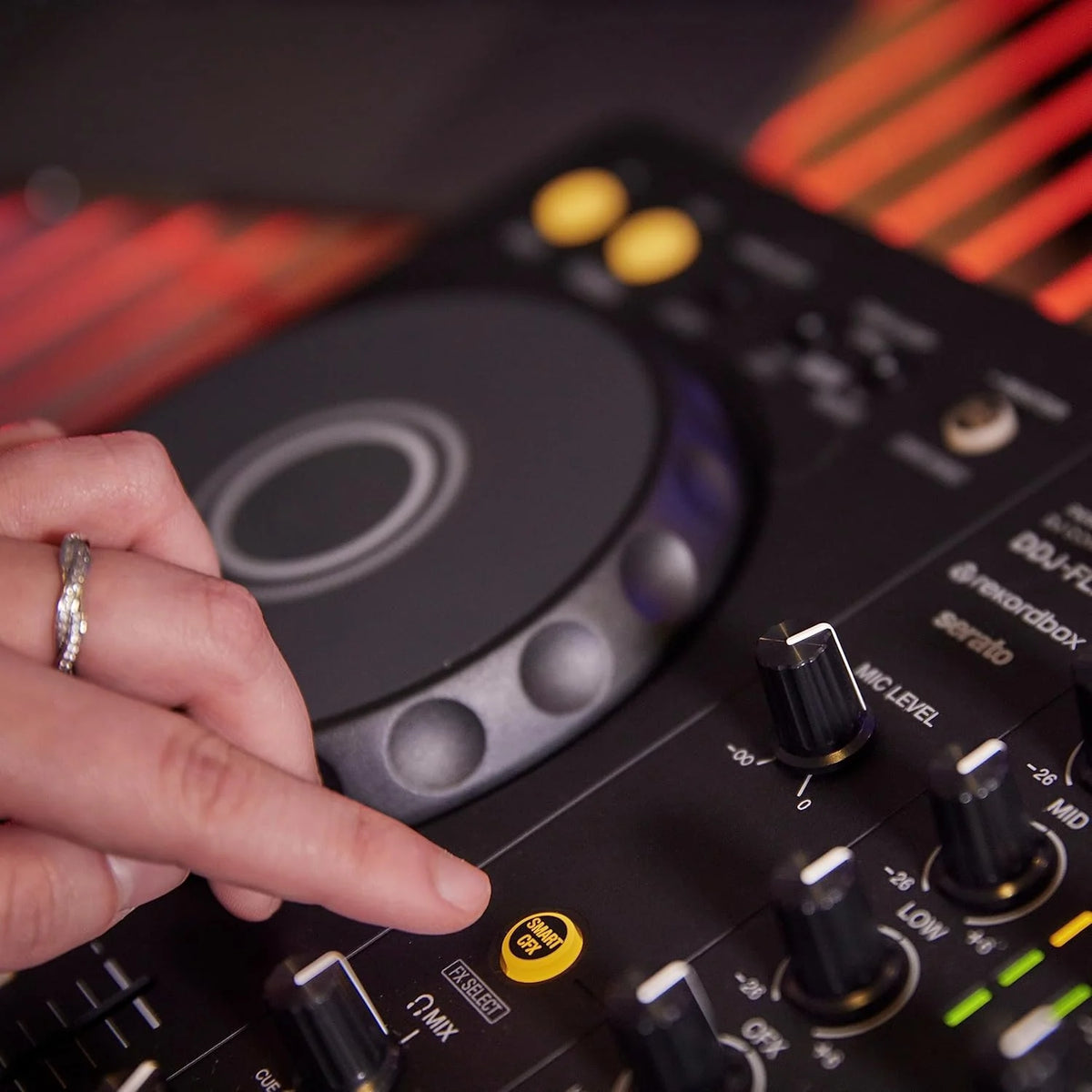 DJ DDJ-FLX4 2-Deck Controller – Graphite - image 12