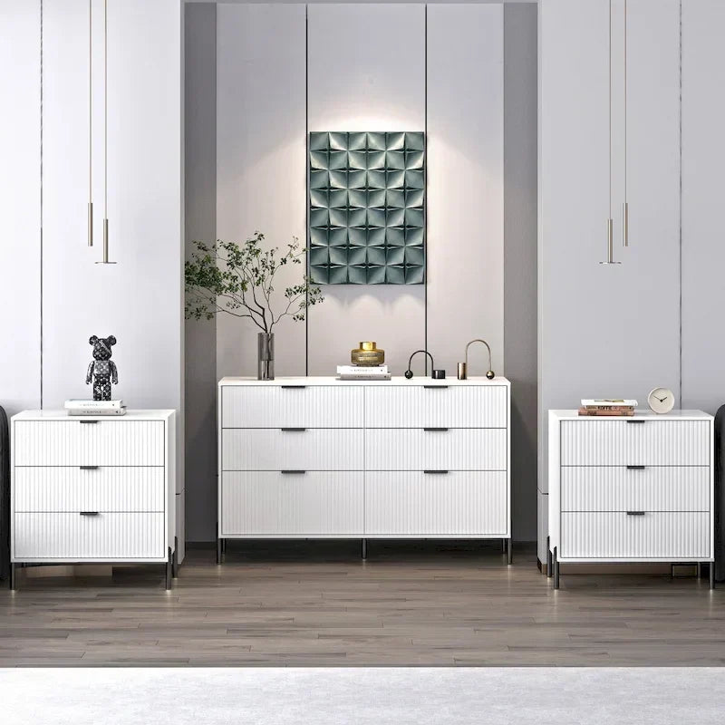 Three-Piece Bedroom Collection - image 4