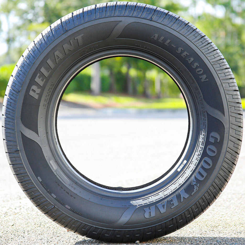 Goodyear Reliant All-Season 215/55R17 94V